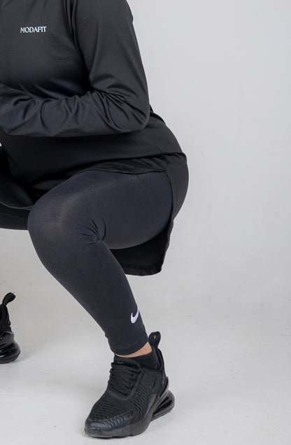 Modest Half-Zip - Black